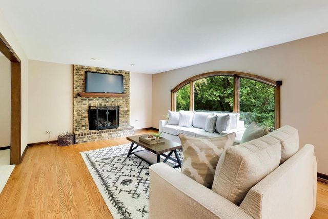 2302 Lisa Court, Palatine, IL 60067