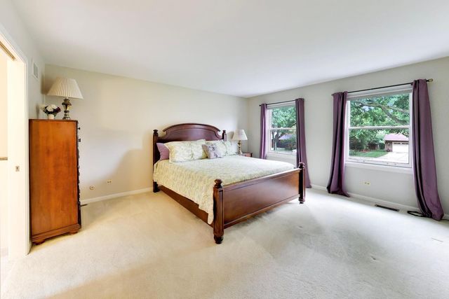 2302 Lisa Court, Palatine, IL 60067