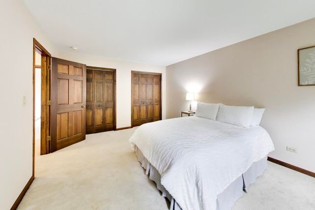 2302 Lisa Court, Palatine, IL 60067