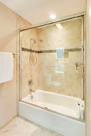 2302 Lisa Court, Palatine, IL 60067