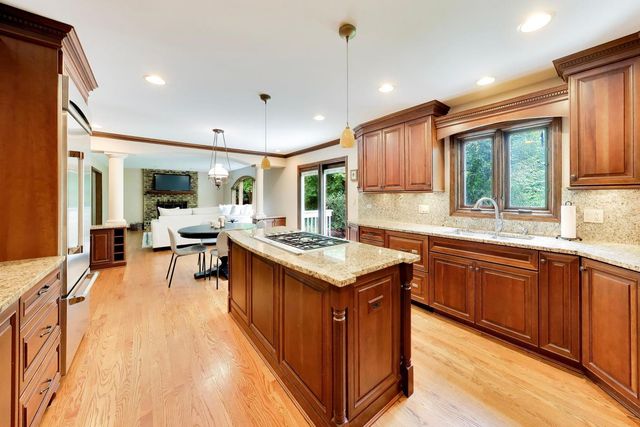 2302 Lisa Court, Palatine, IL 60067