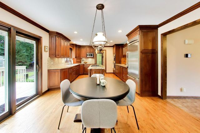 2302 Lisa Court, Palatine, IL 60067
