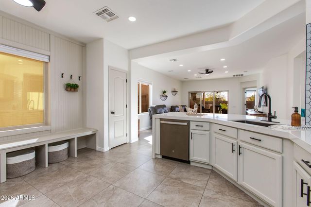 8242 S HIDDEN TRAIL Court, Gold Canyon, AZ 85118