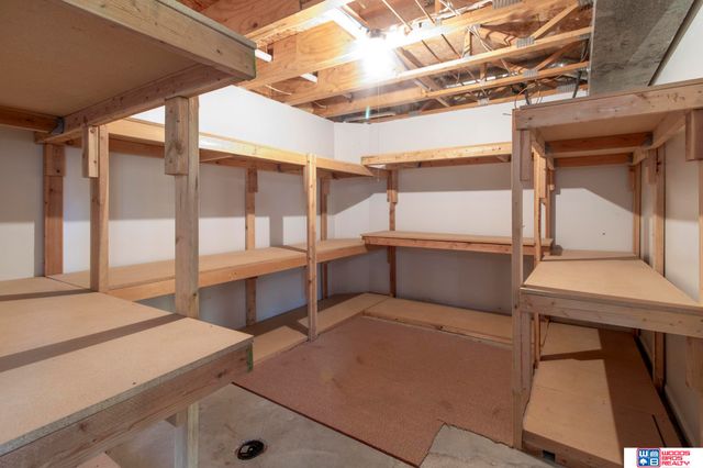 4720 Bingham Court, Lincoln, NE 68516