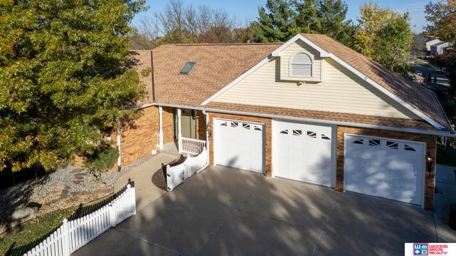 4720 Bingham Court, Lincoln, NE 68516