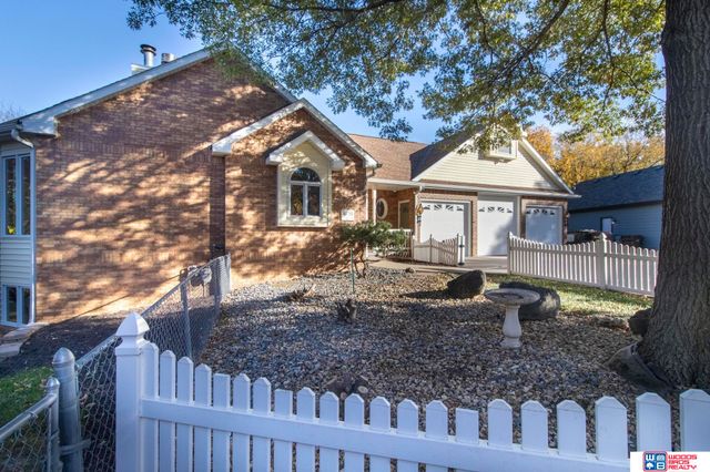 4720 Bingham Court, Lincoln, NE 68516