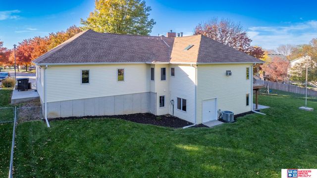 4720 Bingham Court, Lincoln, NE 68516