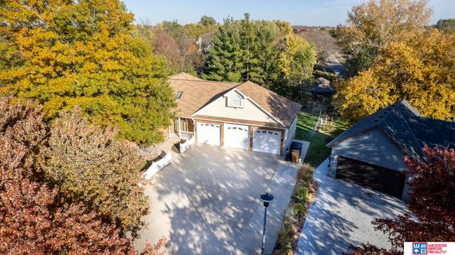 4720 Bingham Court, Lincoln, NE 68516