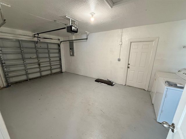 1802 MARTIN LUTHER KING AVENUE E, Bradenton, FL 34208