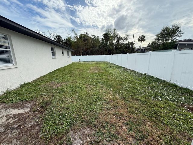 1802 MARTIN LUTHER KING AVENUE E, Bradenton, FL 34208
