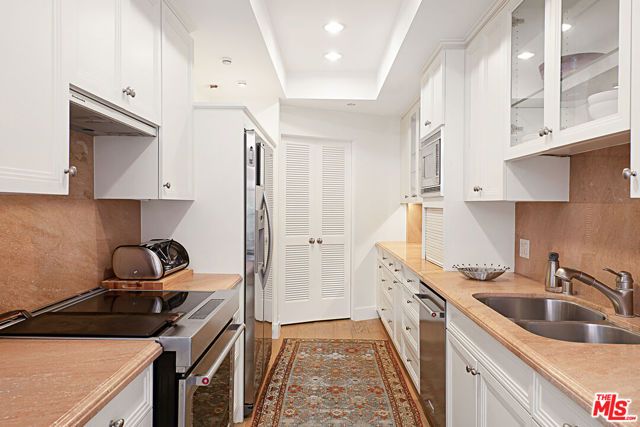 200 N Swall Drive 455, Beverly Hills, CA 90211