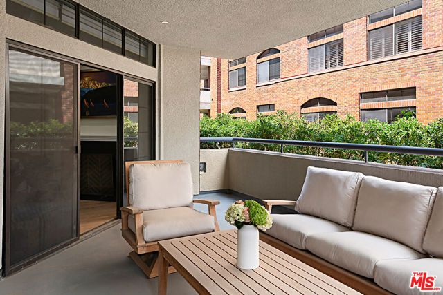 200 N Swall Drive 455, Beverly Hills, CA 90211