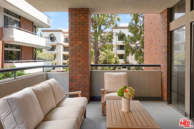 200 N Swall Drive 455, Beverly Hills, CA 90211