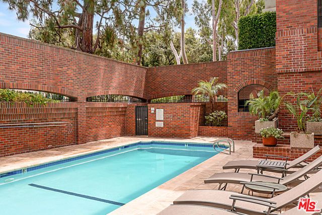 200 N Swall Drive 455, Beverly Hills, CA 90211