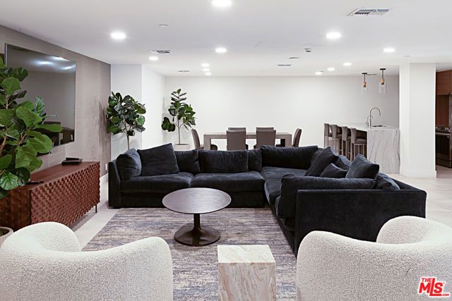 200 N Swall Drive 455, Beverly Hills, CA 90211