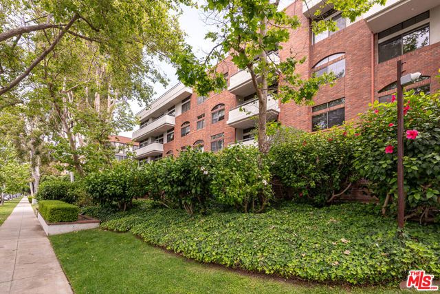 200 N Swall Drive 455, Beverly Hills, CA 90211