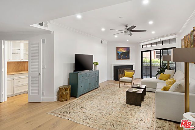 200 N Swall Drive 455, Beverly Hills, CA 90211