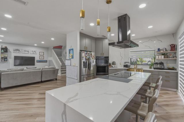 310 NW 207th Way, Pembroke Pines, FL 33029