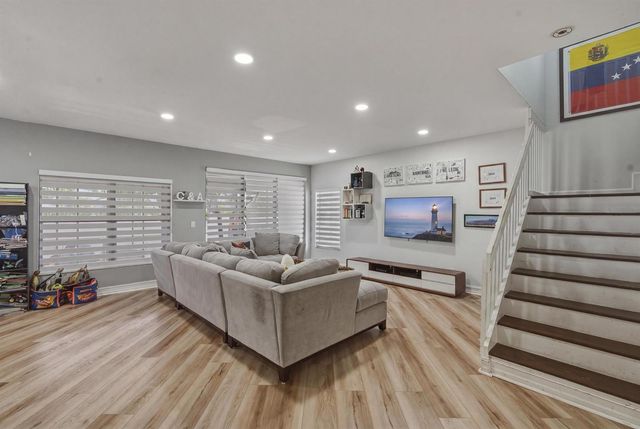 310 NW 207th Way, Pembroke Pines, FL 33029