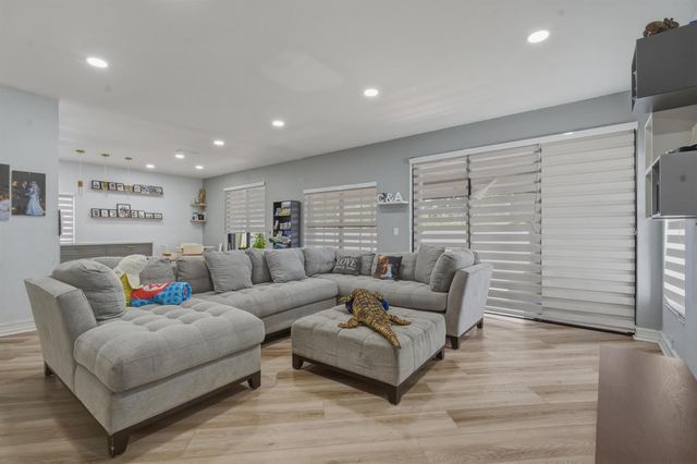 310 NW 207th Way, Pembroke Pines, FL 33029