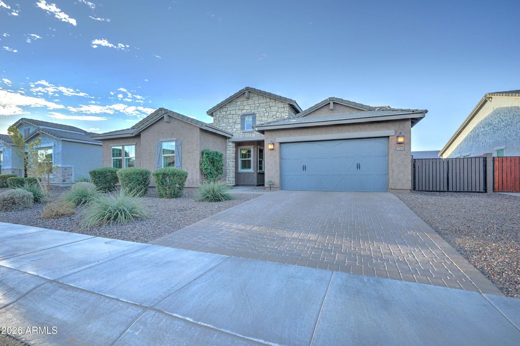 17976 W Hazelwood Street, Goodyear, AZ 85395 — photo 2