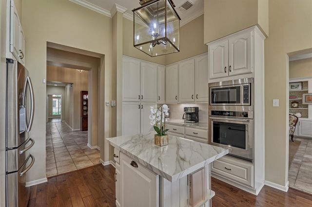 46 N Copperknoll Circle, The Woodlands, TX 77381