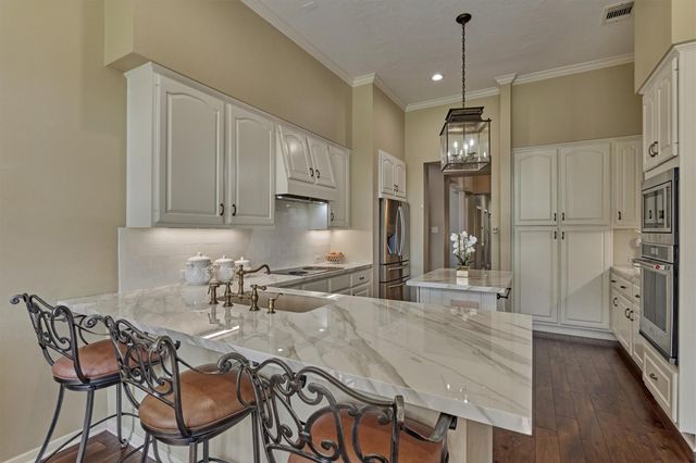 46 N Copperknoll Circle, The Woodlands, TX 77381
