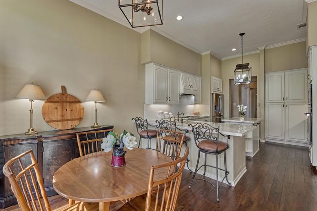 46 N Copperknoll Circle, The Woodlands, TX 77381
