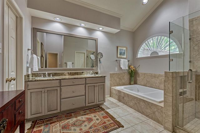 46 N Copperknoll Circle, The Woodlands, TX 77381