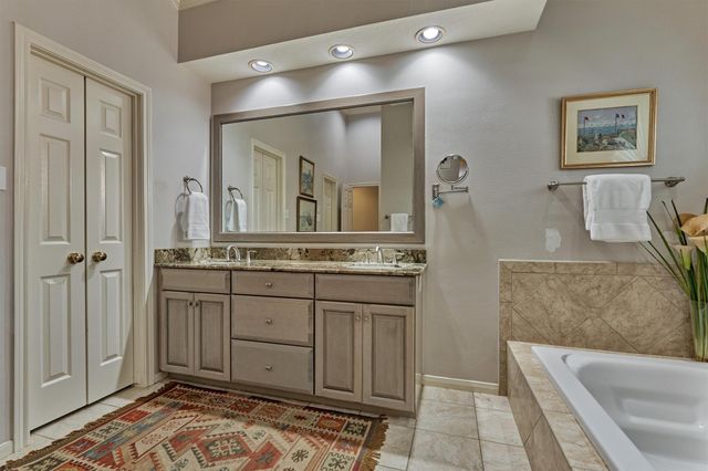 46 N Copperknoll Circle, The Woodlands, TX 77381