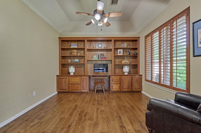 46 N Copperknoll Circle, The Woodlands, TX 77381