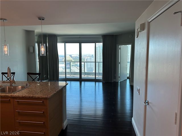 222 Karen Avenue 3203, Las Vegas, NV 89109