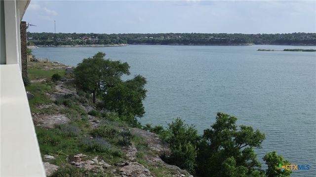 303 Cliffhouse Drive, Belton, TX 76513