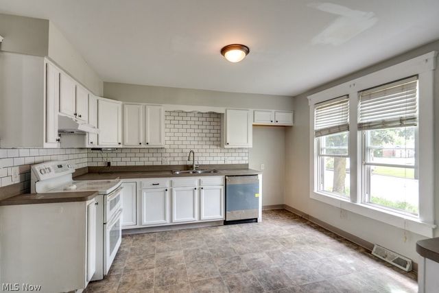 123 7th Street NW, Barberton, OH 44203