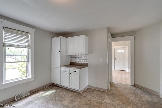 123 7th Street NW, Barberton, OH 44203