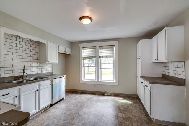 123 7th Street NW, Barberton, OH 44203
