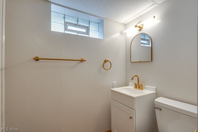 123 7th Street NW, Barberton, OH 44203