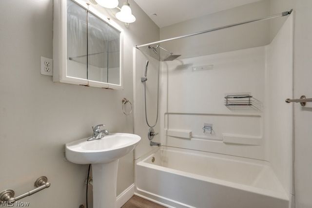 123 7th Street NW, Barberton, OH 44203