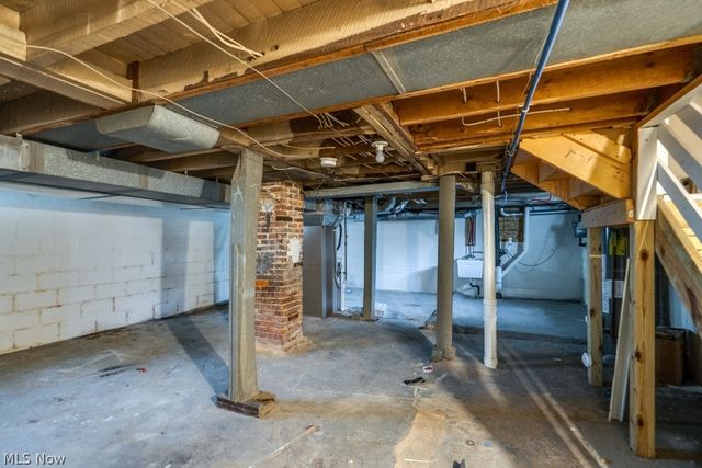 123 7th Street NW, Barberton, OH 44203