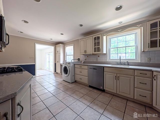 196 Normandy Road, Edison, NJ 08820