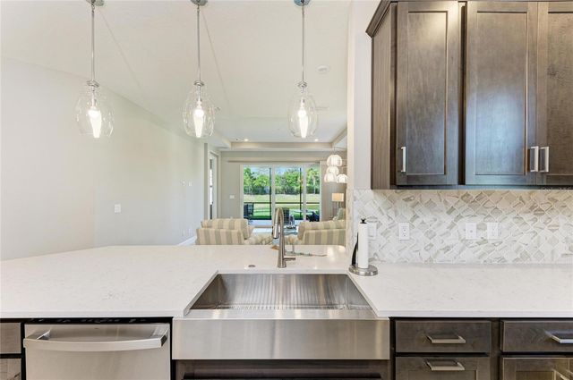 6017 MESA GLEN, Sarasota, FL 34243