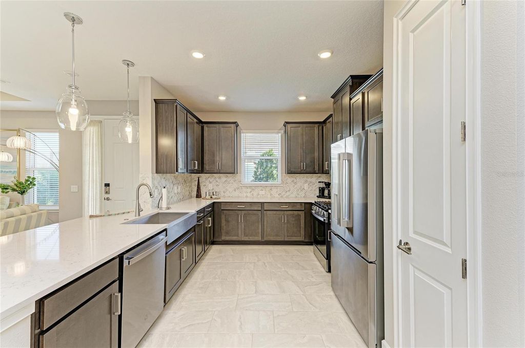 Image 11 of property listing at 6017 MESA GLEN, Bradenton, FL 34203