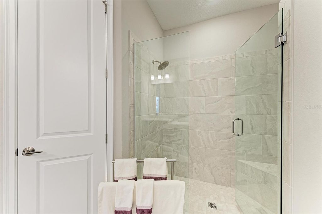 Image 22 of property listing at 6017 MESA GLEN, Bradenton, FL 34203