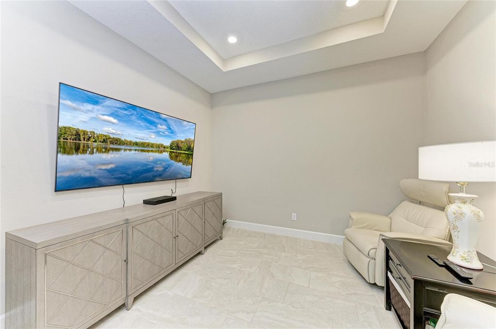 Image 23 of property listing at 6017 MESA GLEN, Bradenton, FL 34203