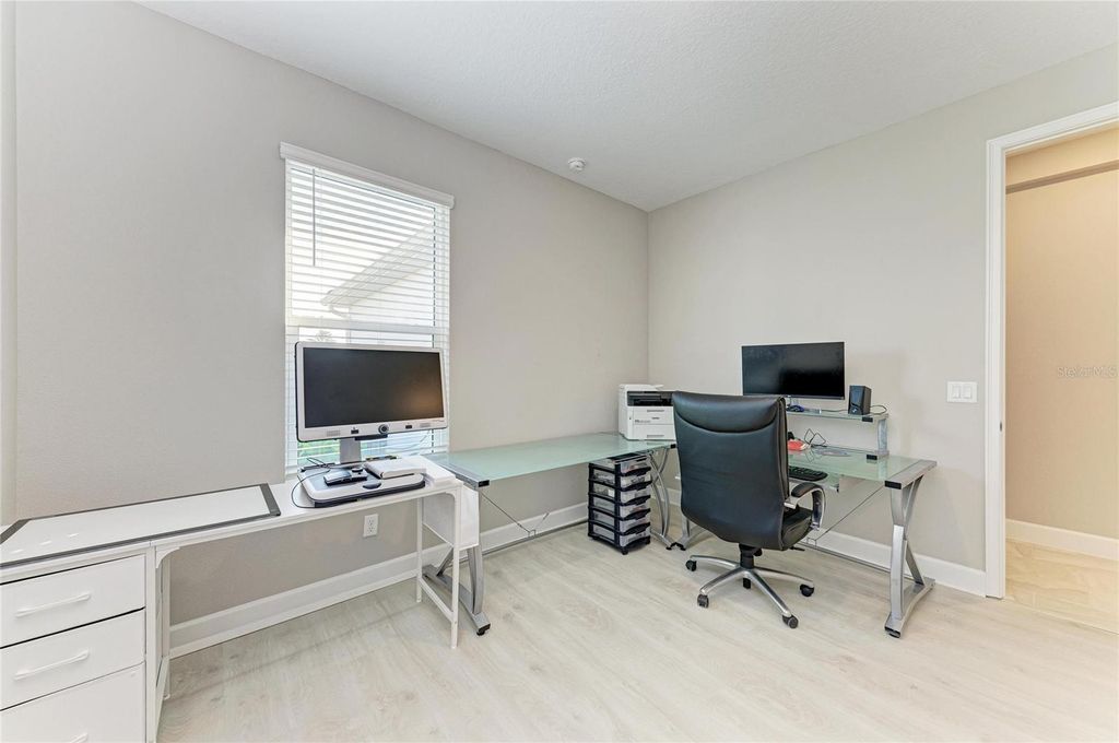 Image 28 of property listing at 6017 MESA GLEN, Bradenton, FL 34203