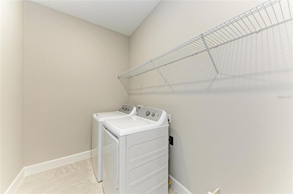 Image 30 of property listing at 6017 MESA GLEN, Bradenton, FL 34203