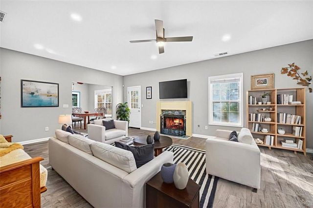 176 Crescent Woode Way, Dallas, GA 30157