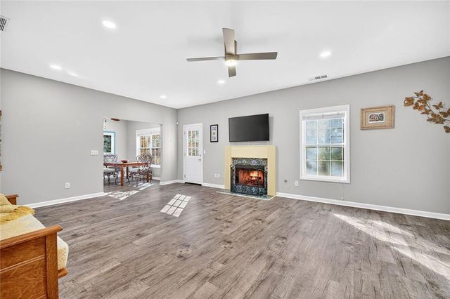 176 Crescent Woode Way, Dallas, GA 30157