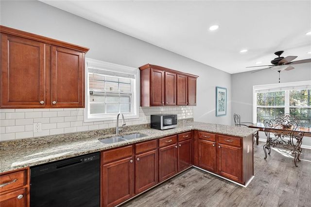 176 Crescent Woode Way, Dallas, GA 30157