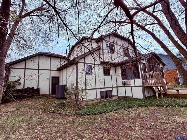1205 Evergreen Drive, Lincoln, NE 68510